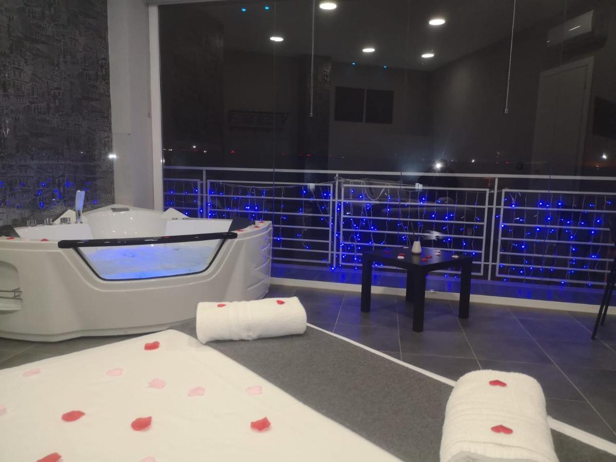 Living Bed And Breakfast Casoria Luaran gambar