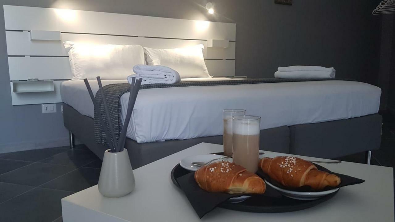 Living Bed And Breakfast Casoria Luaran gambar