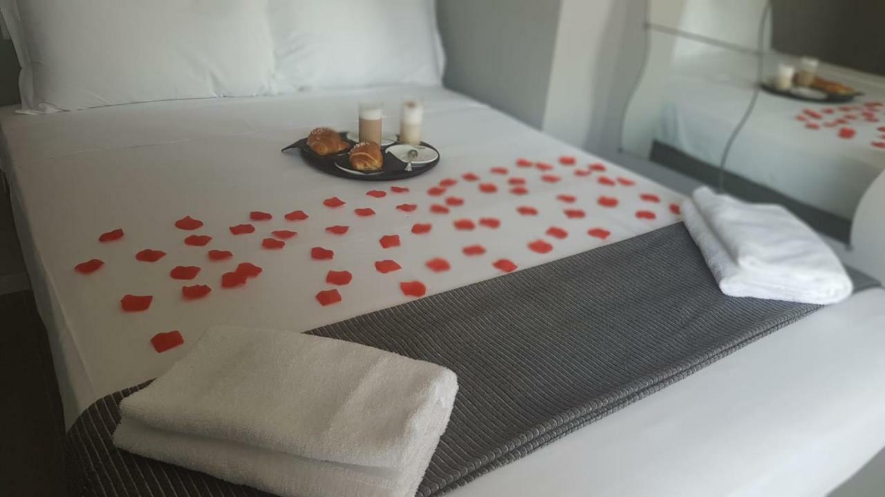 Living Bed And Breakfast Casoria Luaran gambar