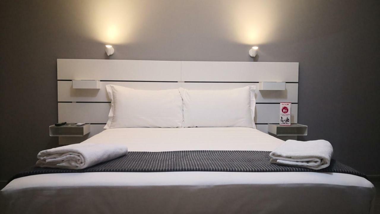 Living Bed And Breakfast Casoria Luaran gambar