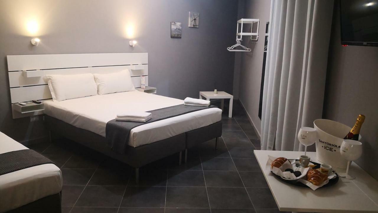 Living Bed And Breakfast Casoria Luaran gambar